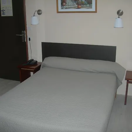 Les Acanthes Hotel