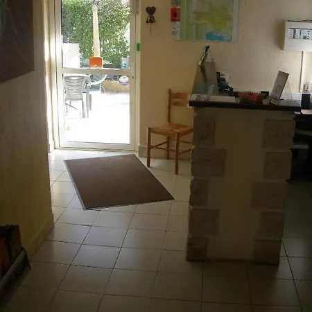 Les Acanthes 3* Remoulins