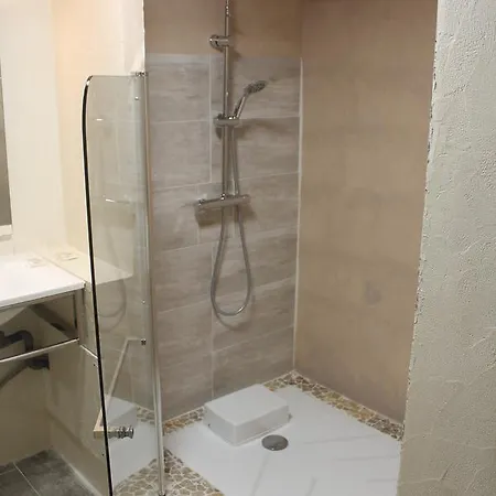 Les Acanthes Hotel